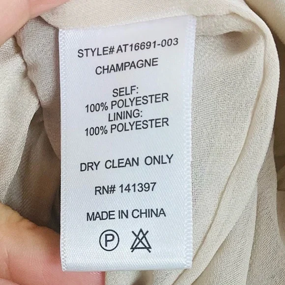 ASTR NWT feminine bubble hem & sleeve top IN champagne color. Small - Picture 6 of 6